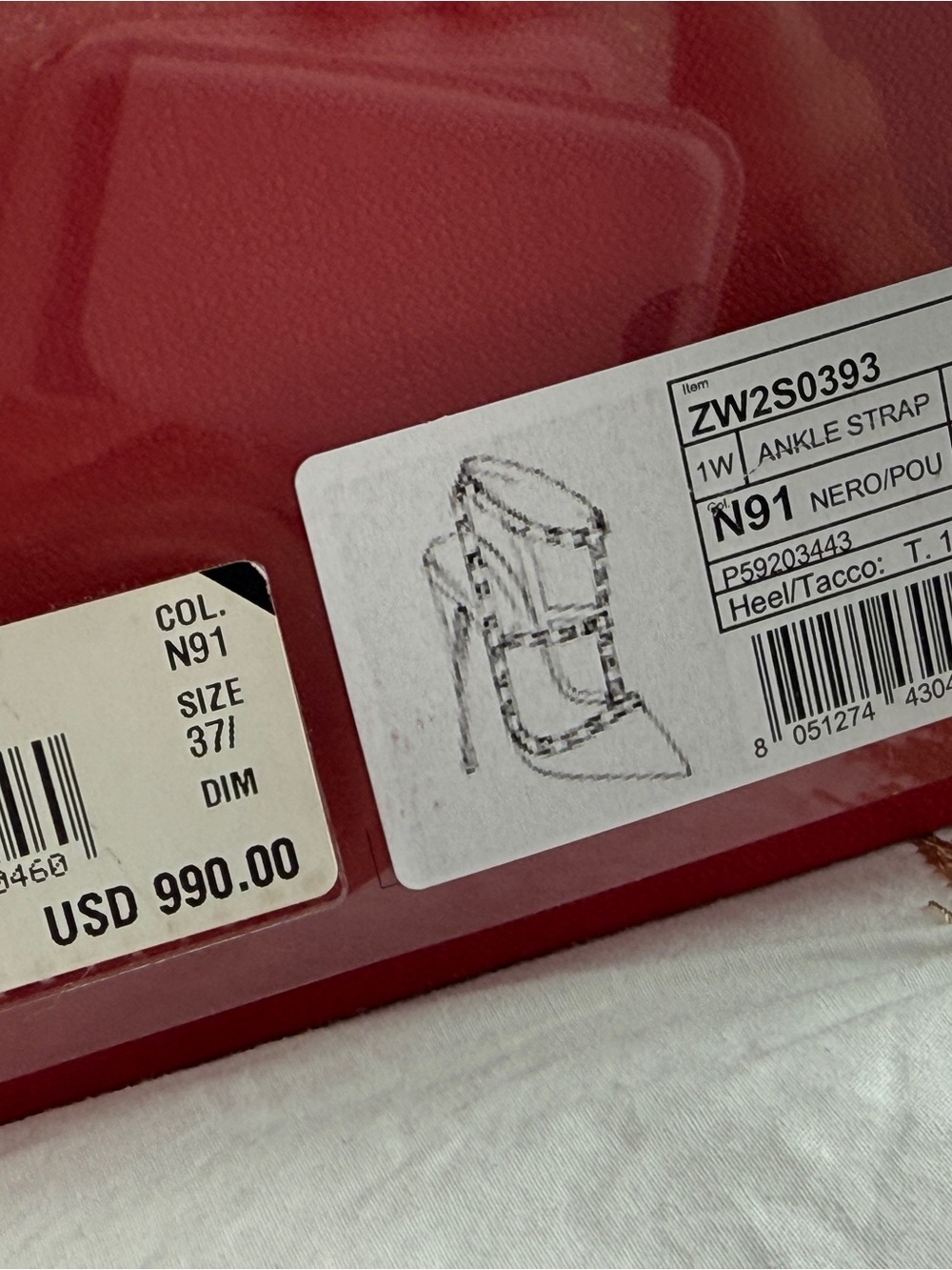 Authentic Valentino Garavani Rockstud Pumps Size 37.5 w/Box & Dustbag
